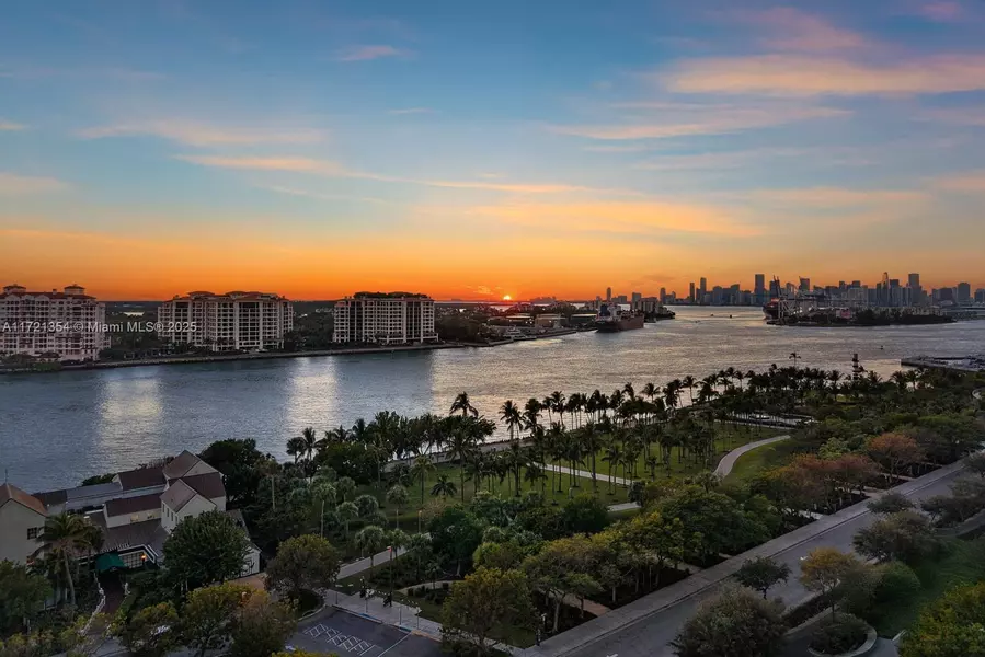 100 S Pointe Dr #1201/1202, Miami Beach, FL 33139