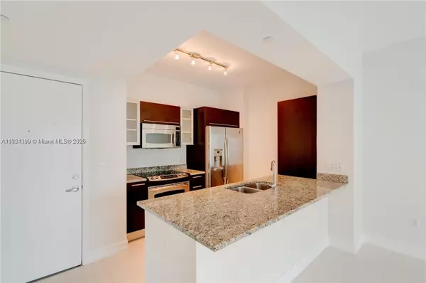 Miami, FL 33131,951 Brickell Ave #3203