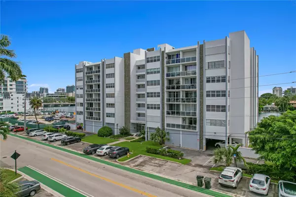9381 E Bay Harbor Dr #401N, Bay Harbor Islands, FL 33154