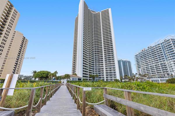 3000 N Ocean Dr #10E, Riviera Beach, FL 33404