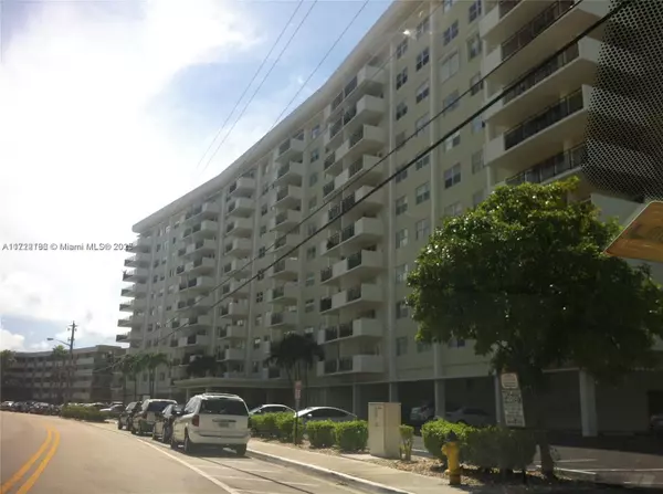 401 Golden Isles Dr #810, Hallandale Beach, FL 33009