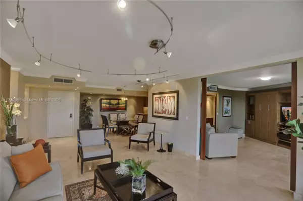 1121 Crandon Blvd #E405, Key Biscayne, FL 33149