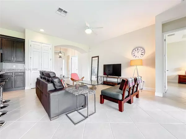 Royal Palm Beach, FL 33411,2857 Bellarosa Cir