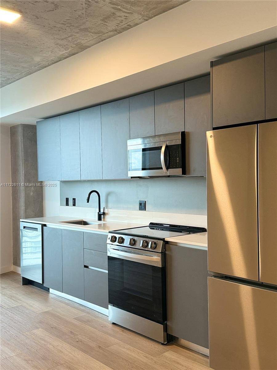 Fort Lauderdale, FL 33315,307 SW 5th St #2415