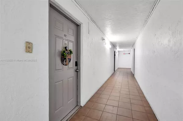 Plantation, FL 33324,711 N Pine Island Rd #406