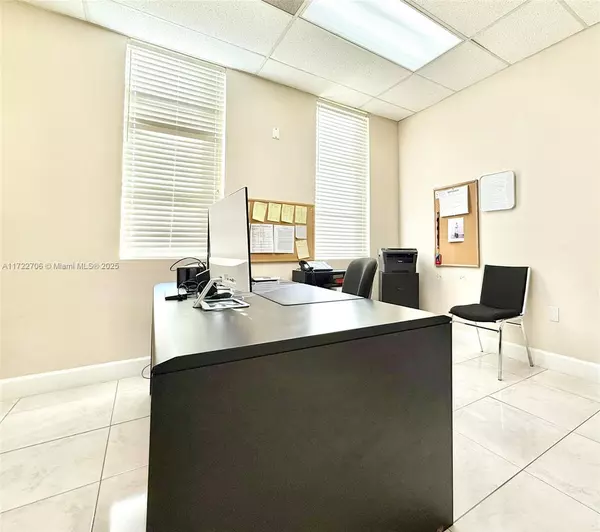 Hollywood, FL 33019,3800 S Ocean Dr #233