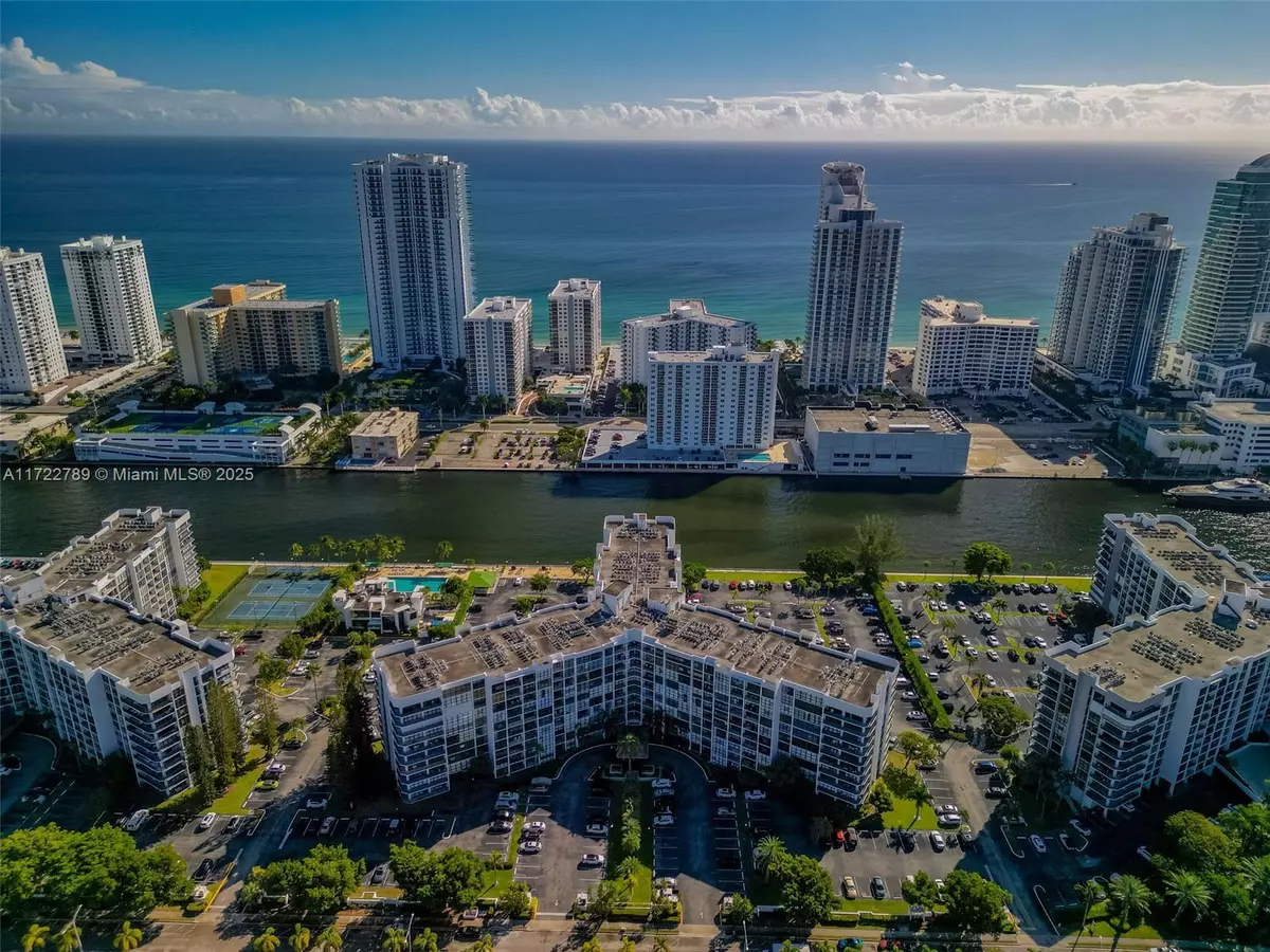 Hallandale Beach, FL 33009,800 Parkview Dr #523