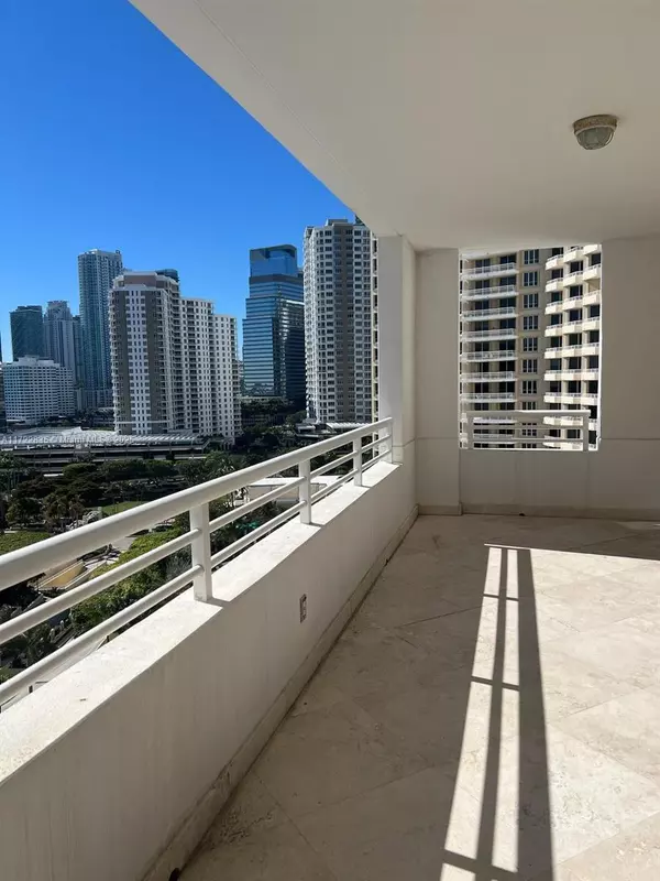 Miami, FL 33131,848 Brickell Key Dr #1205