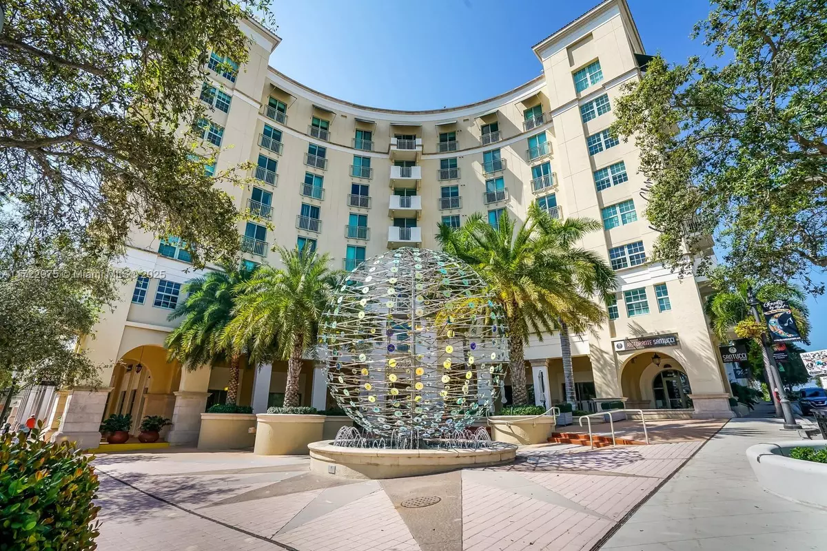 West Palm Beach, FL 33401,610 Clematis St #323