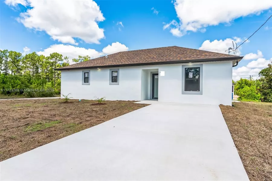 430 S NORWOOD Ave, Lehigh Acres, FL 33978