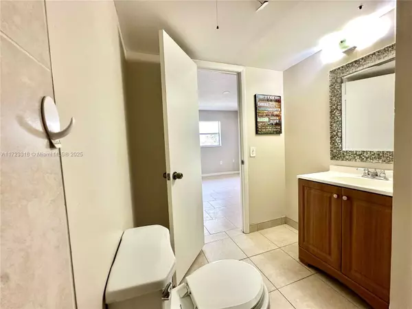 Sunrise, FL 33322,8500 Sunrise Lakes Blvd #303