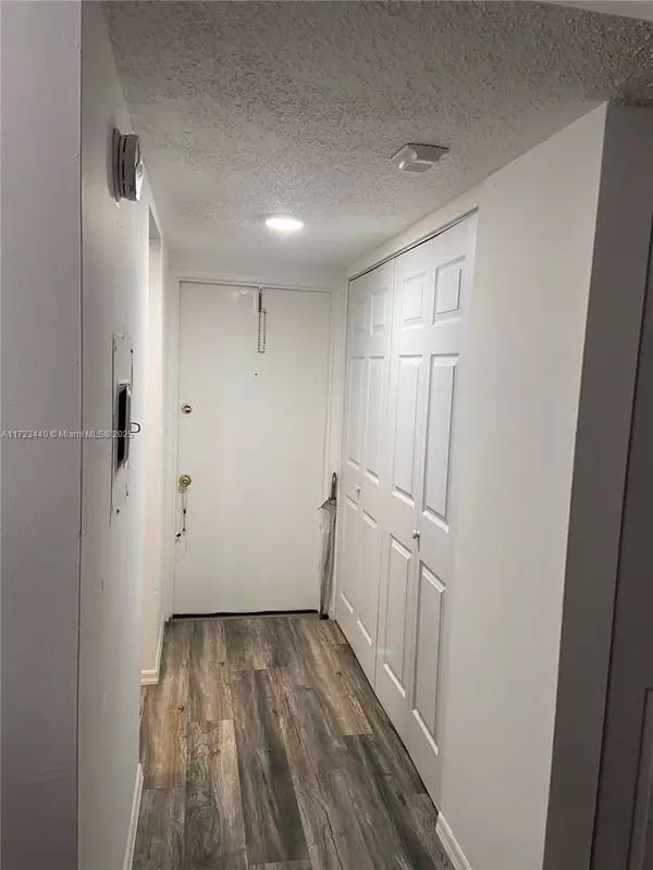 Sunrise, FL 33313,7502 NW 30th Pl #417