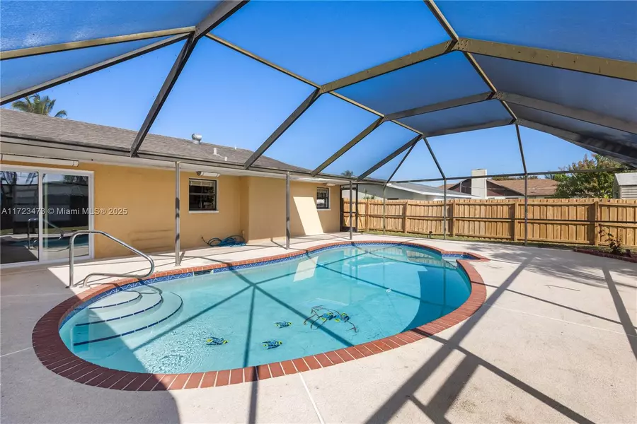 150 SE Duval Ave, Port St. Lucie, FL 34983