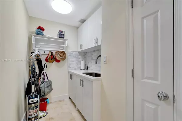Aventura, FL 33160,3700 Island Blvd #C-204