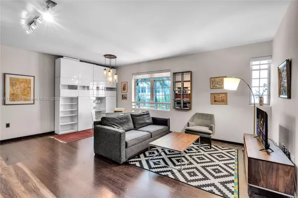Miami Beach, FL 33139,435 21st St #322