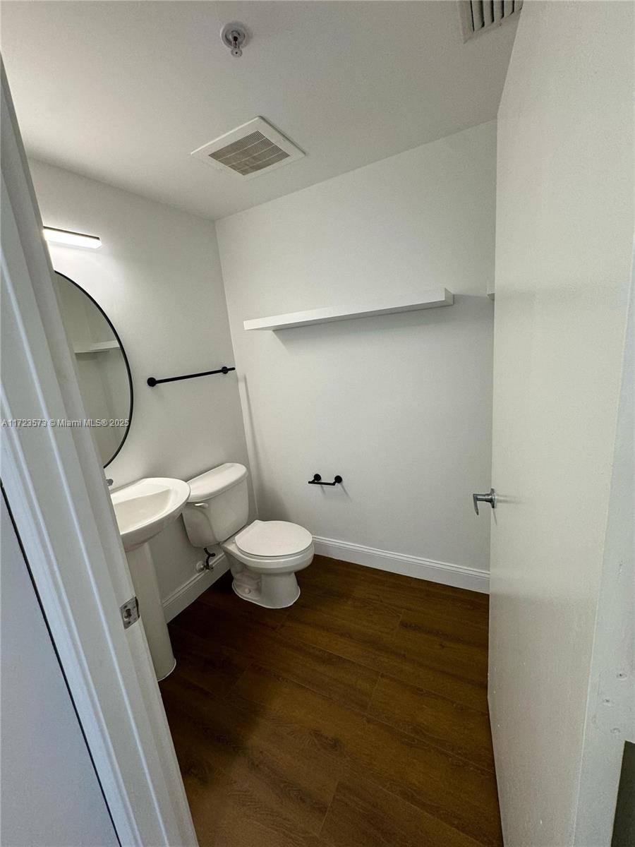 Miami, FL 33137,601 NE 36th St #1205