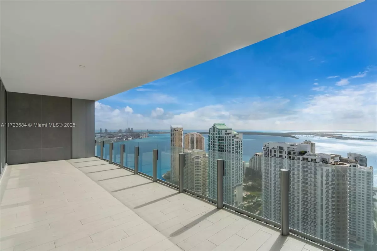Miami, FL 33131,300 Biscayne Blvd Way #4202