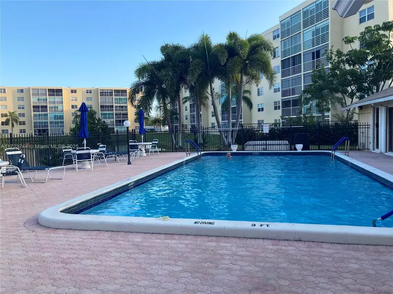 301 SE 3rd St #408, Dania Beach, FL 33004