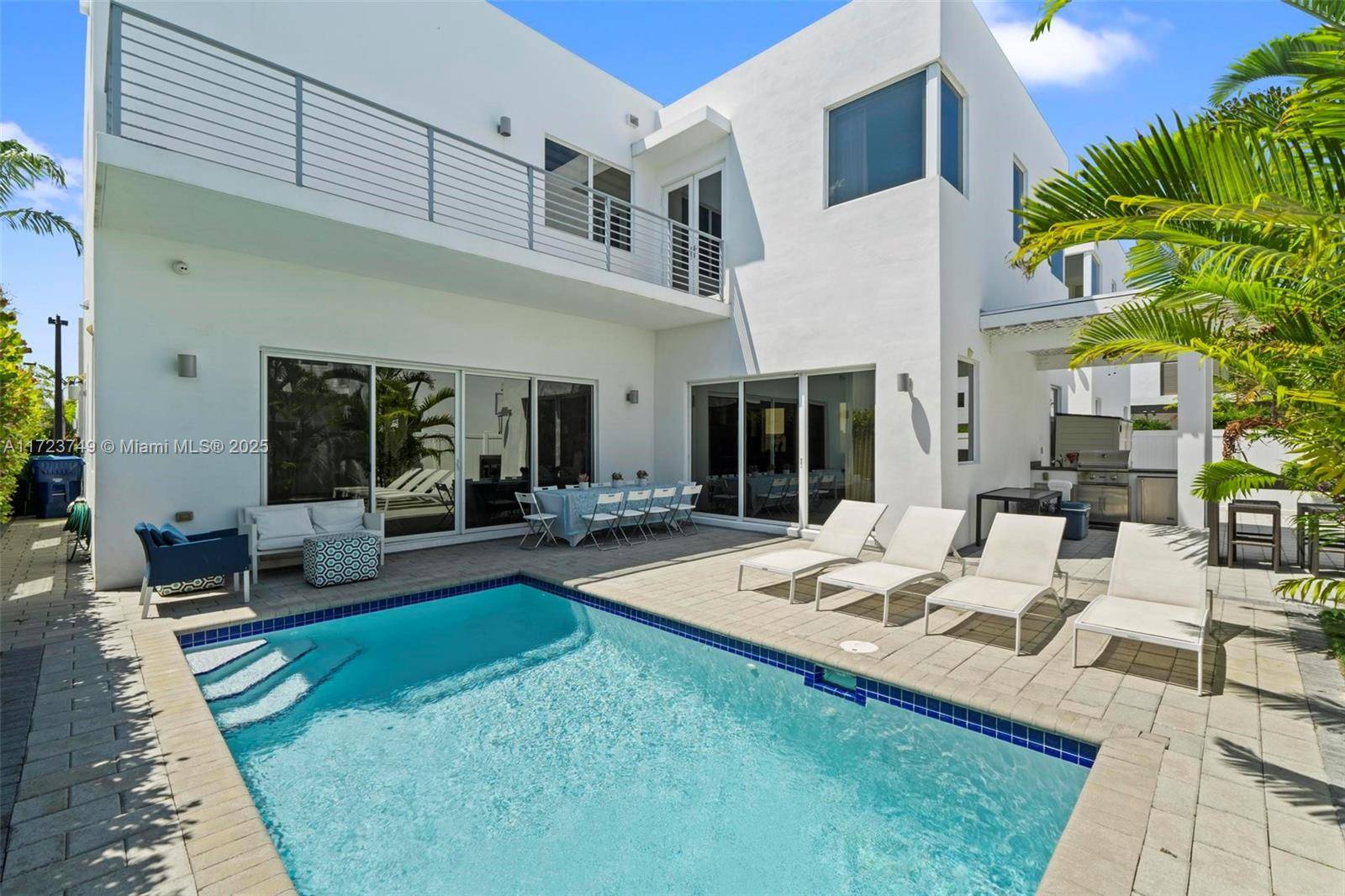 7457 NW 101st Ave, Doral, FL 33178