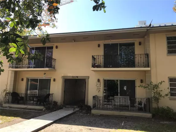 Coral Gables, FL 33146,1239 Mariposa Ave #4