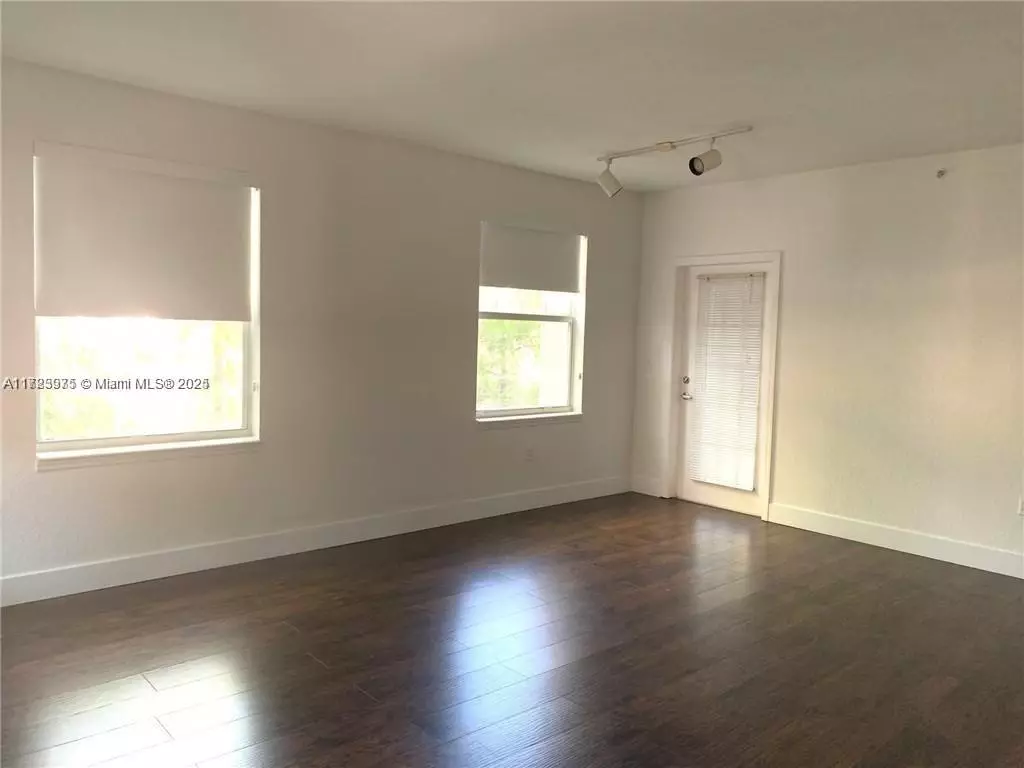 Coral Springs, FL 33067,6776 W Sample Rd #6776