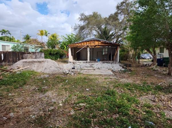 420 NW 96th St, Miami, FL 33150