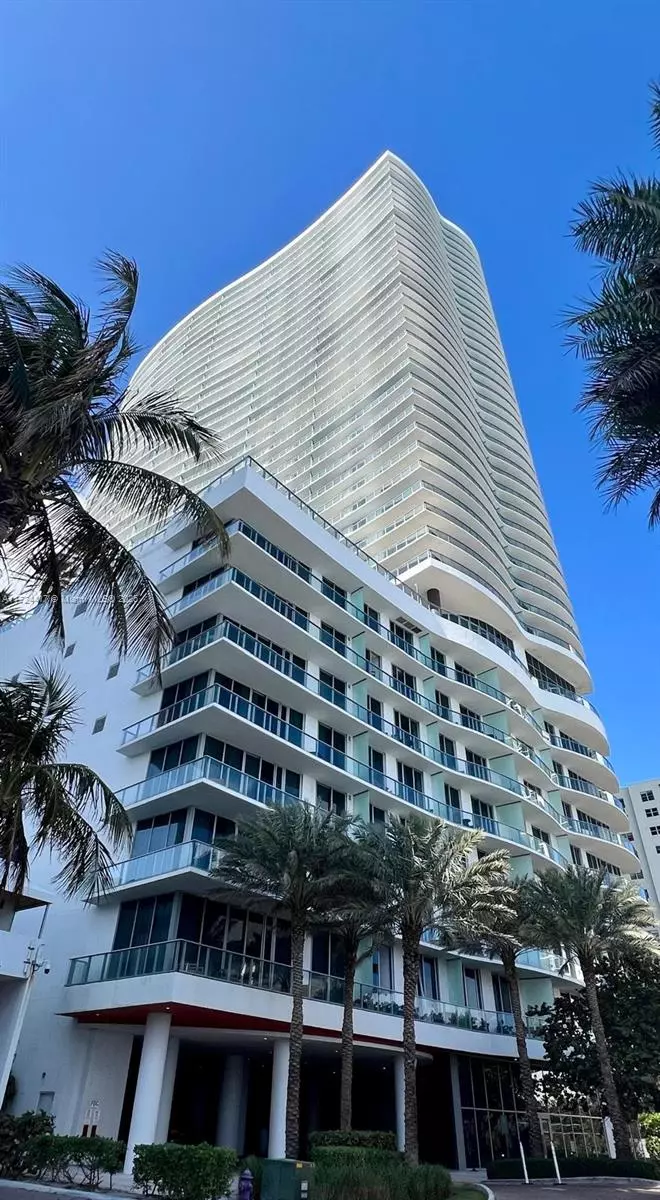 Hollywood, FL 33019,4111 S Ocean Dr #UPH4