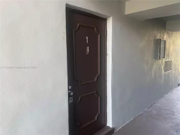 Margate, FL 33063,335 W Laurel Dr #1M
