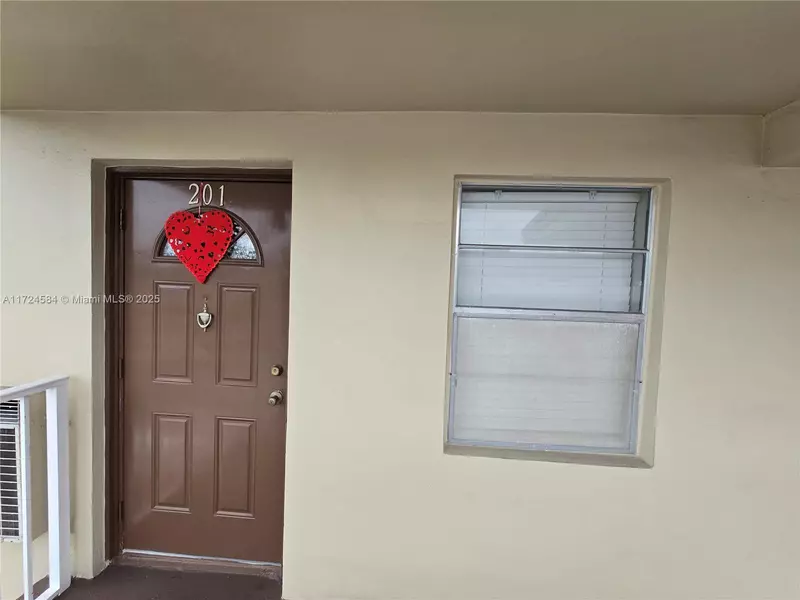 601 NW 80th Ter #201, Margate, FL 33063