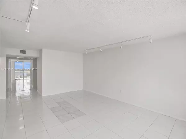 Aventura, FL 33160,18071 Biscayne Blvd #1701