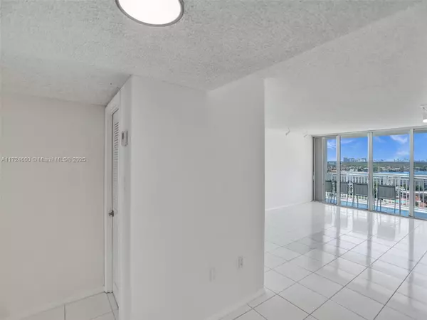 Aventura, FL 33160,18071 Biscayne Blvd #1701