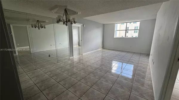 Hialeah, FL 33012,4675 W 18th Ct #403