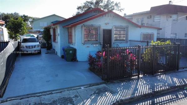 1832 SW 3rd St, Miami, FL 33135