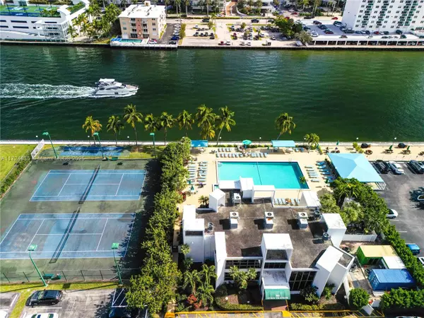 Hallandale Beach, FL 33009,800 Parkview Dr #409