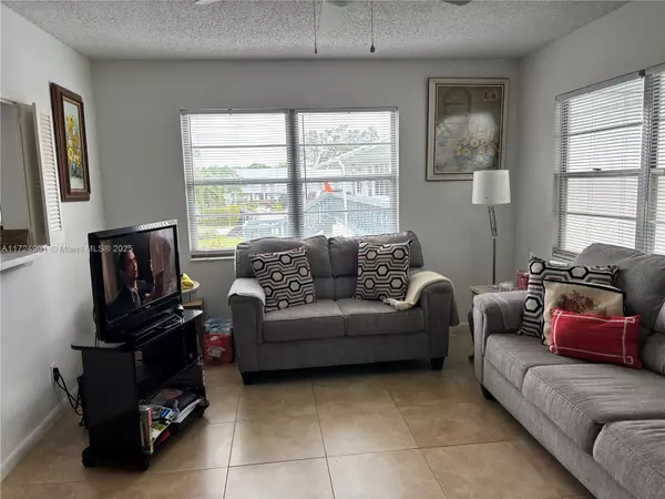 Deerfield Beach, FL 33442,252 Oakridge O #252