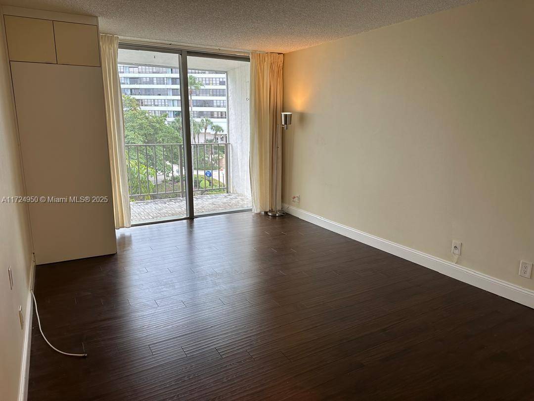 Hallandale Beach, FL 33009,501 Three Islands Blvd #418