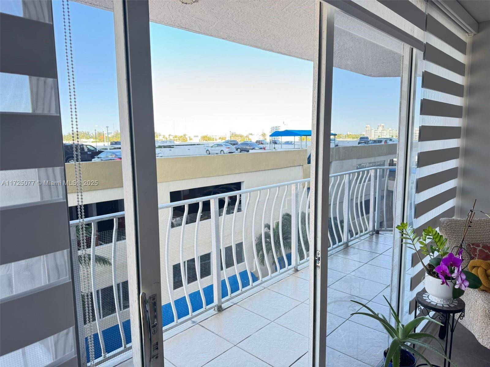 North Bay Village, FL 33141,7601 E Treasure Dr #512
