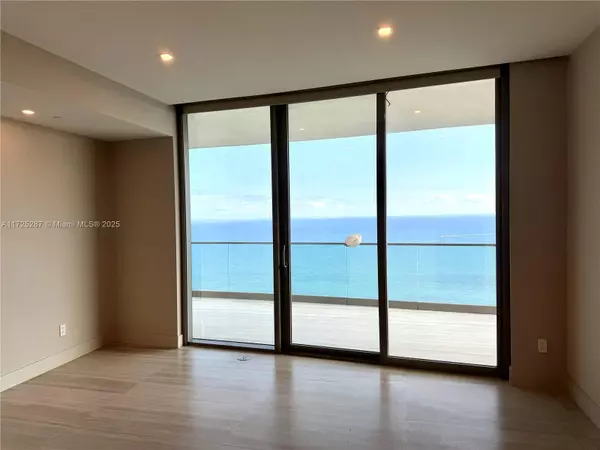 Sunny Isles Beach, FL 33160,18975 Collins Ave #5204