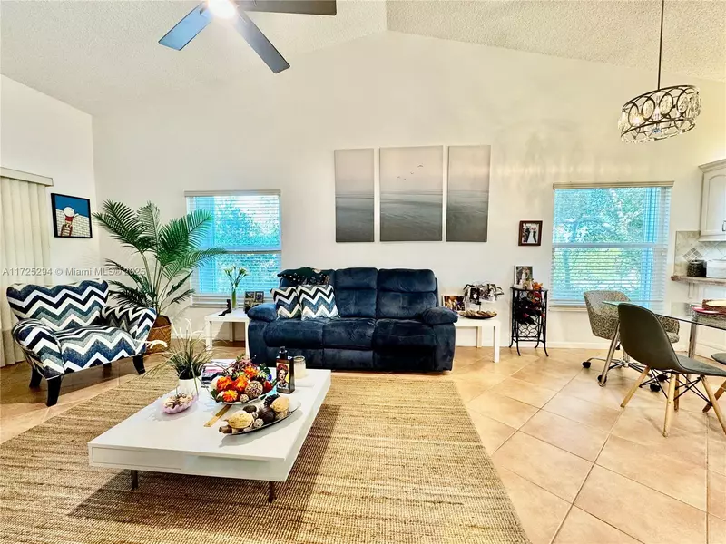 11078 SE Sea Pines Cir, Hobe Sound, FL 33455