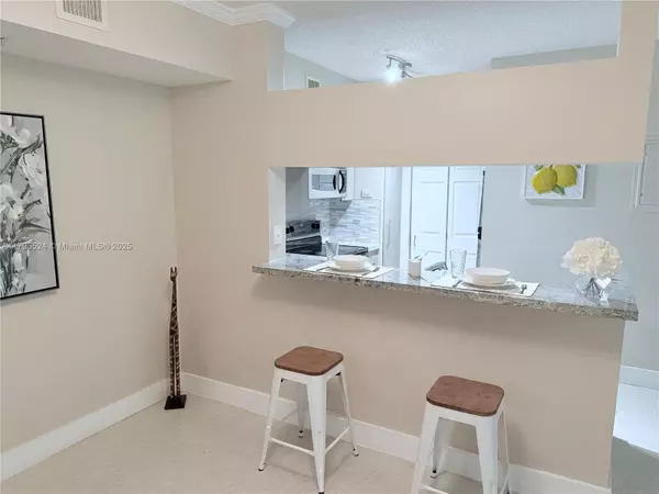 Sunny Isles Beach, FL 33160,17150 N Bay Rd #2102