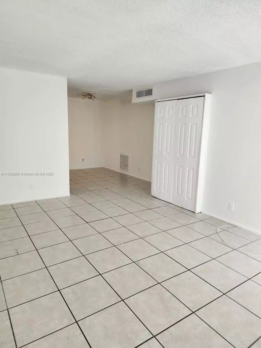 Coral Springs, FL 33065,2611 Riverside Dr #1