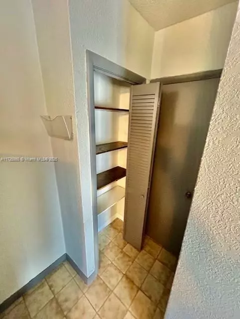 Hialeah, FL 33012,5530 W 12th Ln #1