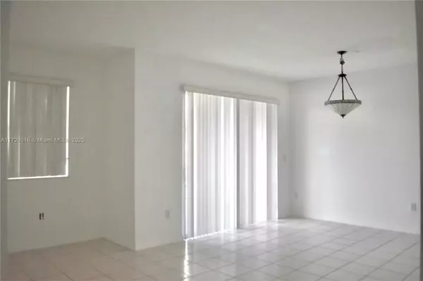 Miami, FL 33174,8826 W Flagler St #202