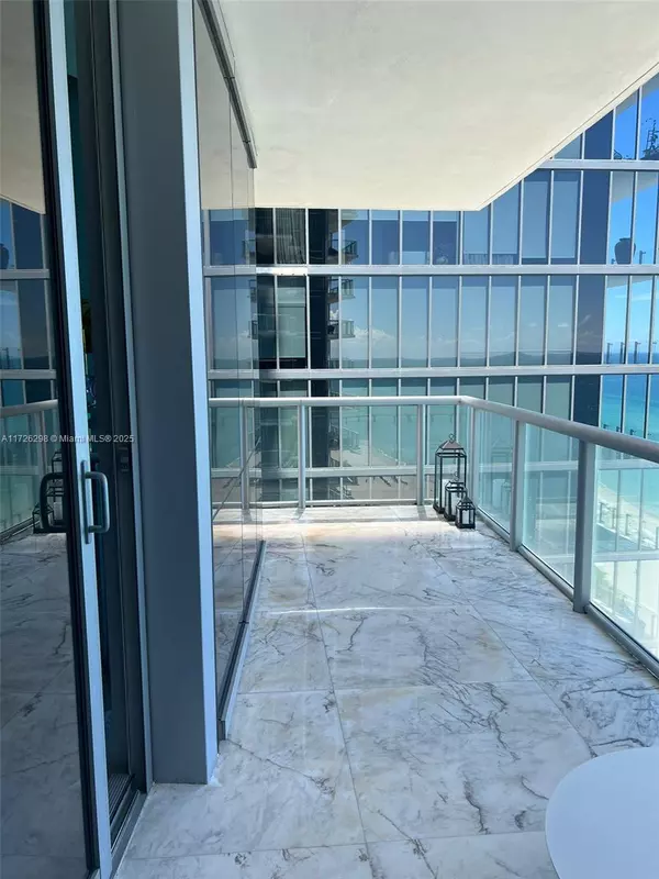 Sunny Isles Beach, FL 33160,17121 Collins Ave #2008