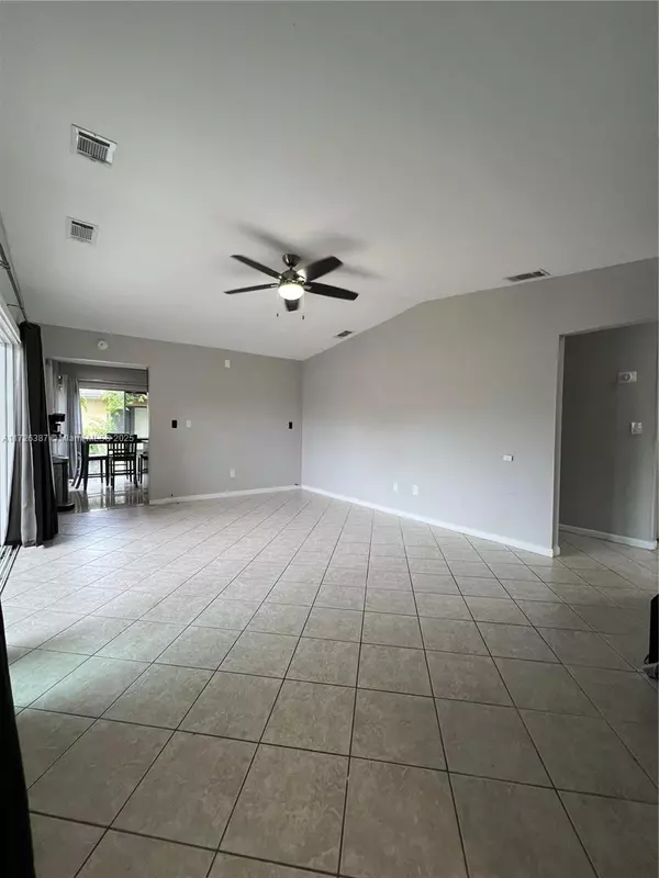 Miramar, FL 33025,9541 W Daffodil Ln #0