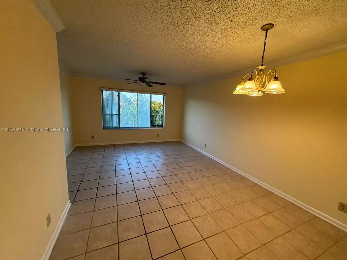 Coral Springs, FL 33071,10007 Twin Lakes Dr #25-O