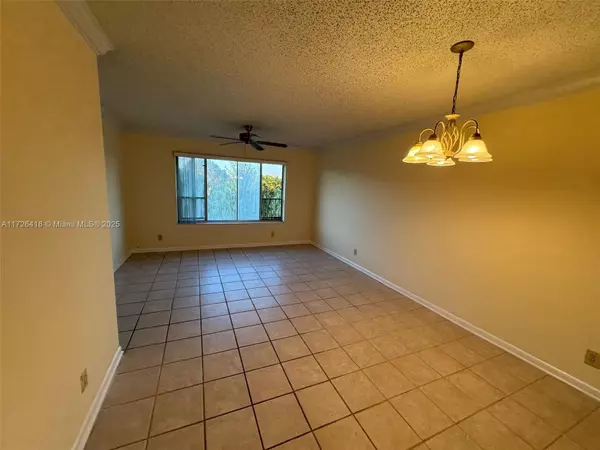 10007 Twin Lakes Dr #25-O, Coral Springs, FL 33071