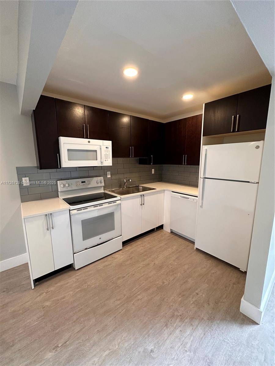 Hialeah, FL 33012,6095 W 19th Ave #320