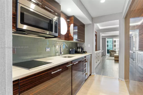 Fort Lauderdale, FL 33304,551 N Fort Lauderdale Beach Blvd #R2210