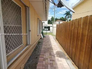Hollywood, FL 33019,215 S 12th Ave #Back
